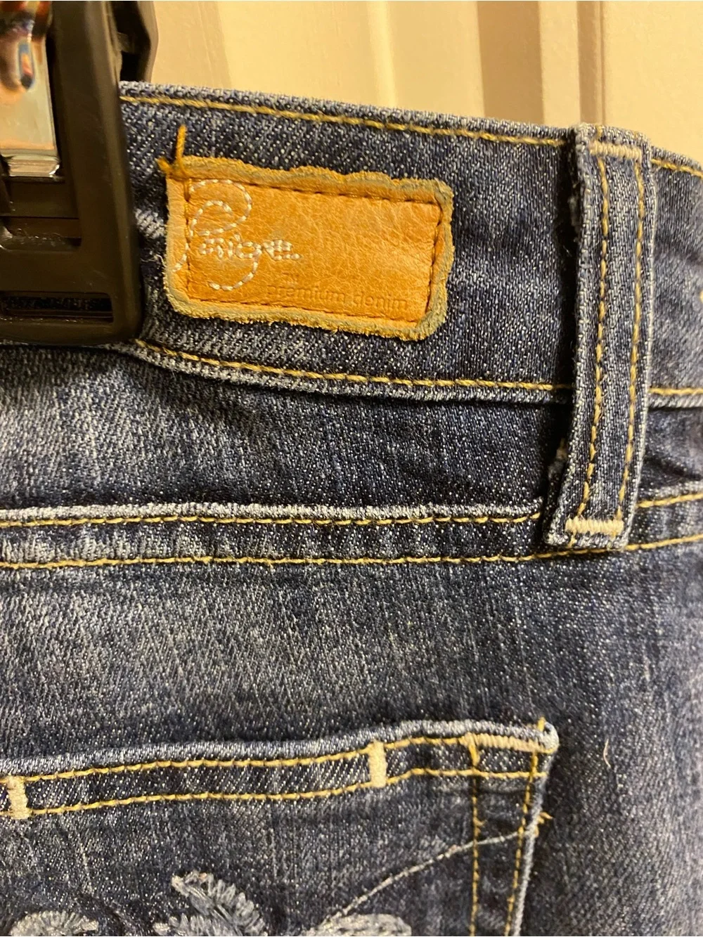 Paige Jeans 32 Hollywood Hills Stretch Blue Denim Flare Leg 14 Embroidered